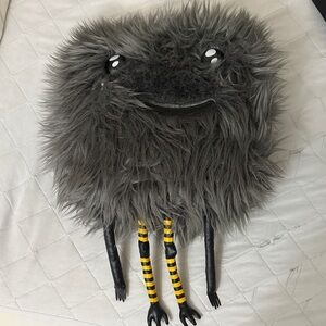 CHiLLeEZ plush w/zipper pocket in back🩶